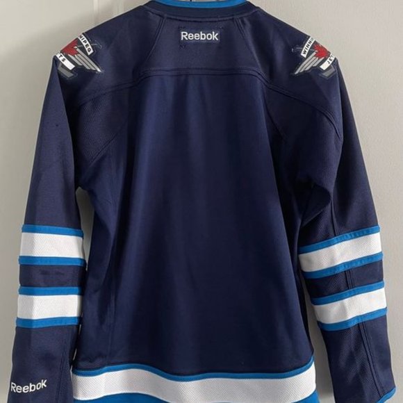 Women's Winnipeg Jets Jersey - HOME - Size S - Picture 5 of 5
